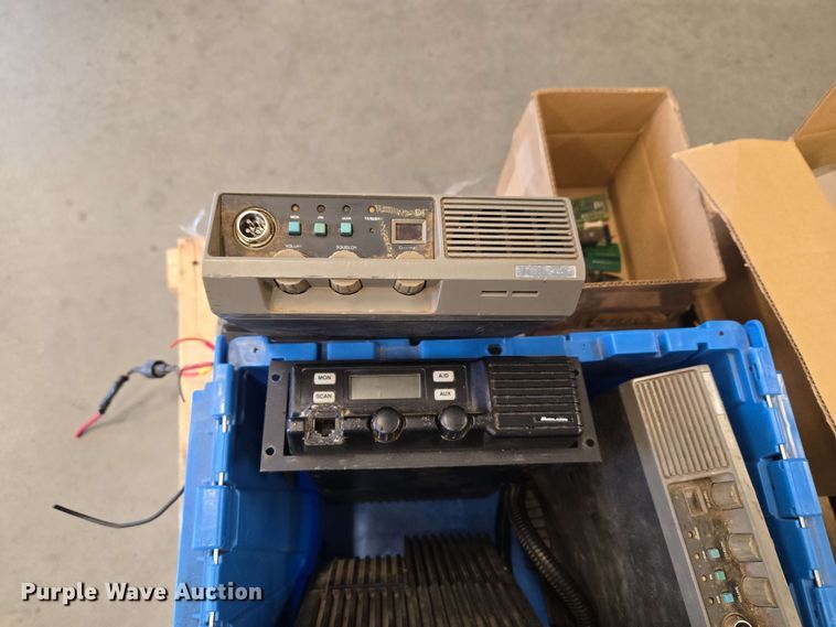 image for item EW0369 Kenwood/Midland/Securicor Radio equipment
