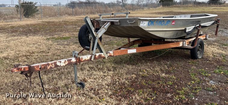 image for item FI1562 1990 F&F Boat