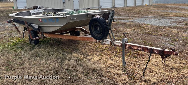 image for item FI1562 1990 F&F Boat
