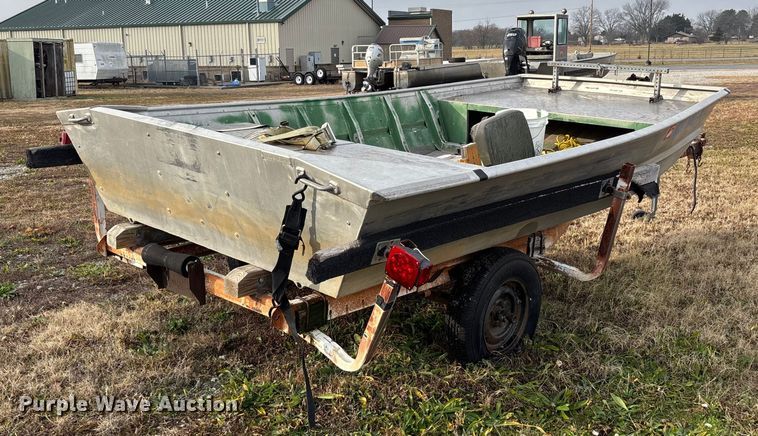 image for item FI1562 1990 F&F Boat