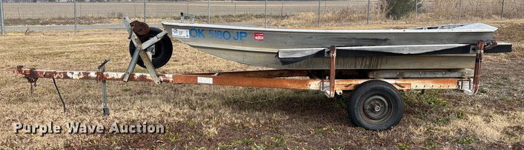 image for item FI1562 1990 F&F Boat