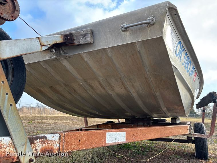 image for item FI1562 1990 F&F Boat