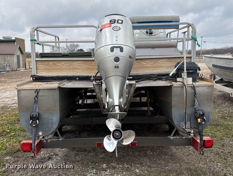 image for item FI1567 1984 Lowe Sunbird pontoon boat