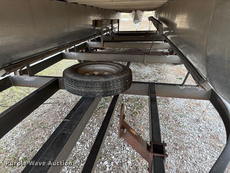 image for item FI1567 1984 Lowe Sunbird pontoon boat