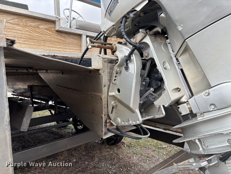 image for item FI1567 1984 Lowe Sunbird pontoon boat