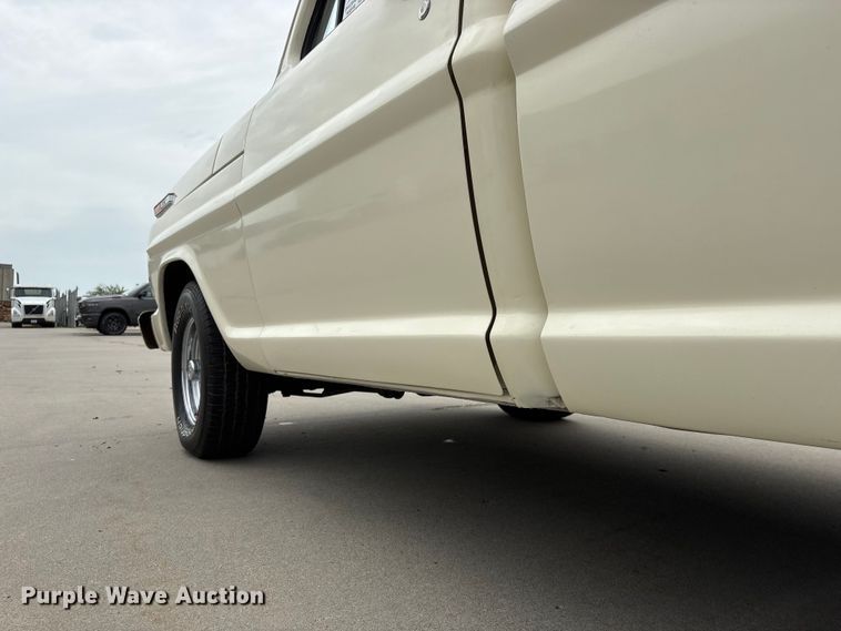 image for item DO5308 1970 Ford F100 pickup truck