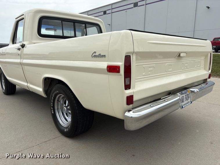 image for item DO5308 1970 Ford F100 pickup truck