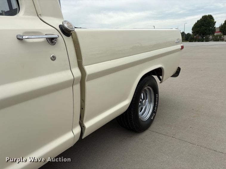 image for item DO5308 1970 Ford F100 pickup truck