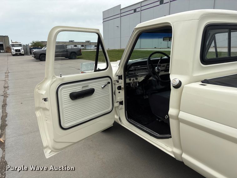 image for item DO5308 1970 Ford F100 pickup truck