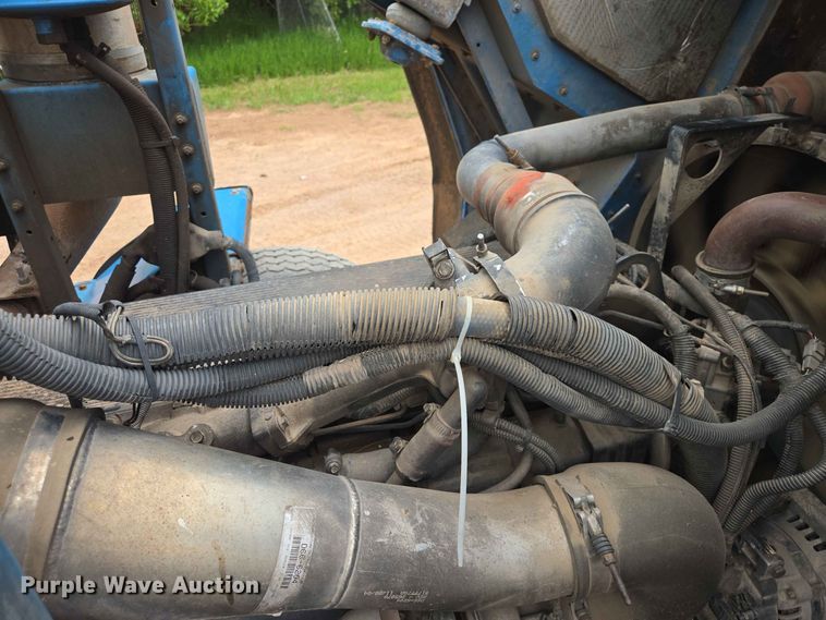 image for item DQ0001 2005 Peterbilt 320 refuse truck
