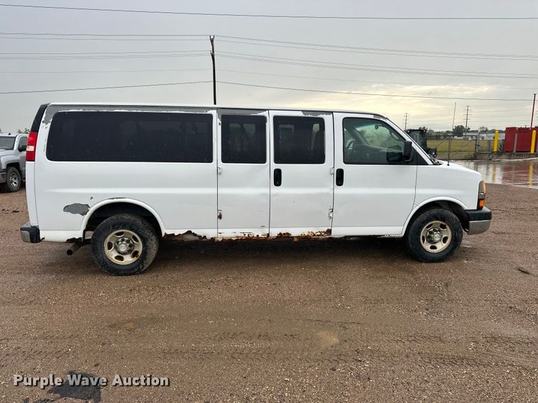 image for item DQ0012 2008 Chevrolet Express van