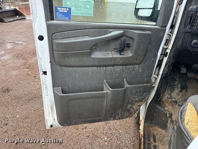 image for item DQ0012 2008 Chevrolet Express van