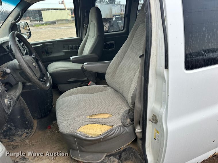 image for item DQ0012 2008 Chevrolet Express van