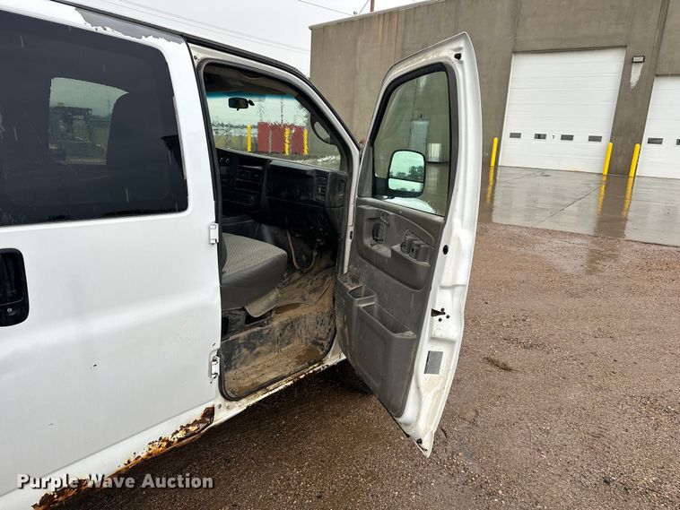 image for item DQ0012 2008 Chevrolet Express van