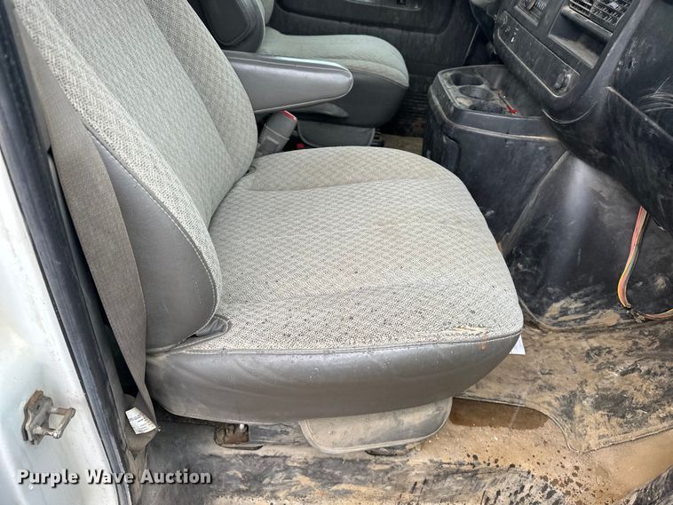 image for item DQ0012 2008 Chevrolet Express van