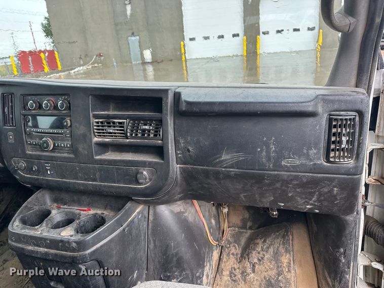 image for item DQ0012 2008 Chevrolet Express van