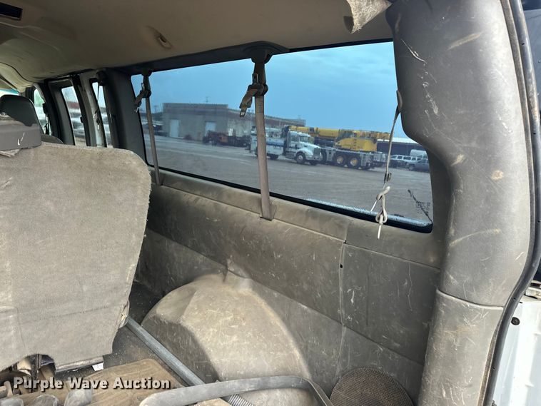 image for item DQ0012 2008 Chevrolet Express van