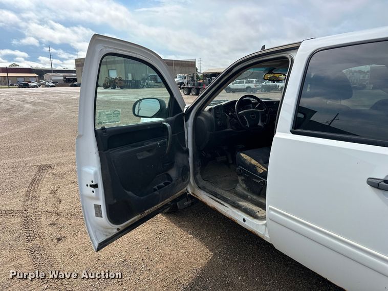 image for item DQ0015 2012 GMC Sierra 1500 Crew Cab pickup truck