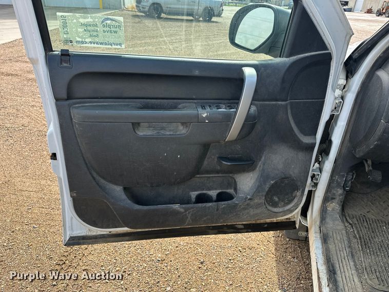 image for item DQ0015 2012 GMC Sierra 1500 Crew Cab pickup truck