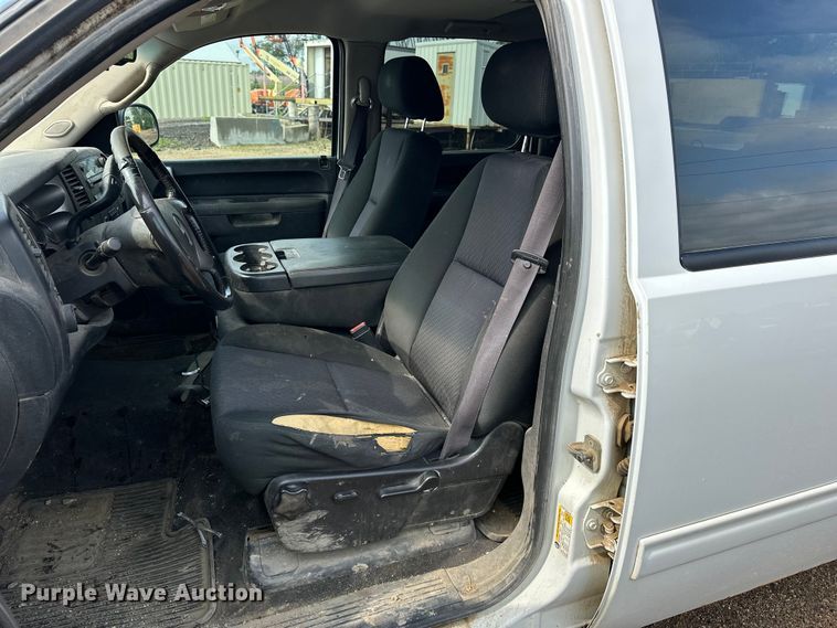 image for item DQ0015 2012 GMC Sierra 1500 Crew Cab pickup truck