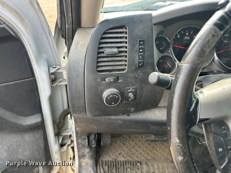 image for item DQ0015 2012 GMC Sierra 1500 Crew Cab pickup truck