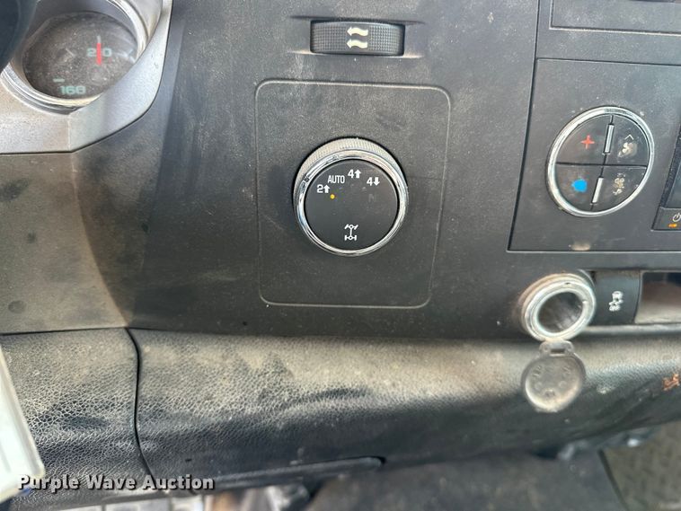 image for item DQ0015 2012 GMC Sierra 1500 Crew Cab pickup truck