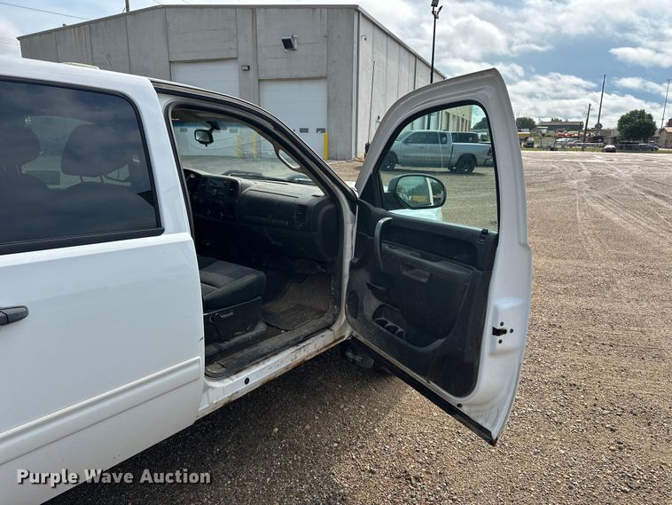image for item DQ0015 2012 GMC Sierra 1500 Crew Cab pickup truck