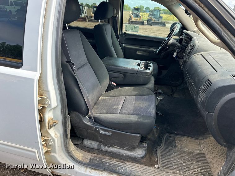 image for item DQ0015 2012 GMC Sierra 1500 Crew Cab pickup truck