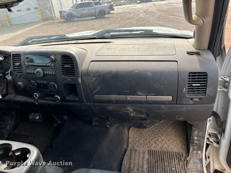 image for item DQ0015 2012 GMC Sierra 1500 Crew Cab pickup truck