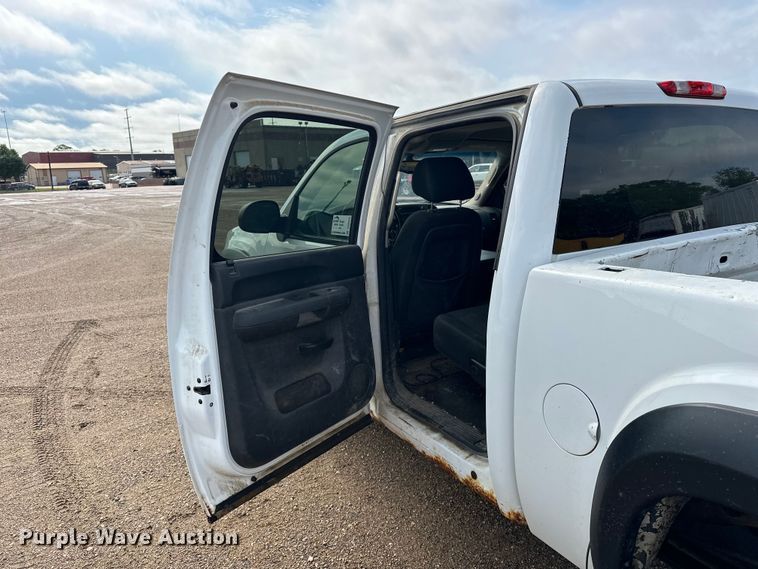 image for item DQ0015 2012 GMC Sierra 1500 Crew Cab pickup truck