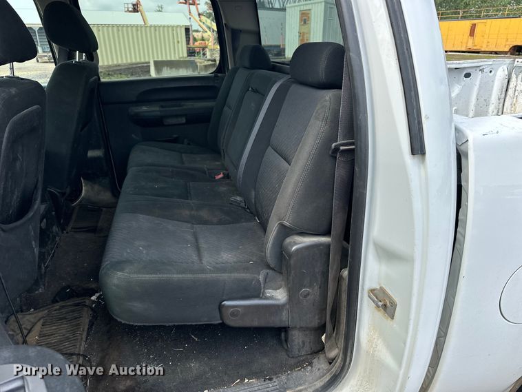 image for item DQ0015 2012 GMC Sierra 1500 Crew Cab pickup truck