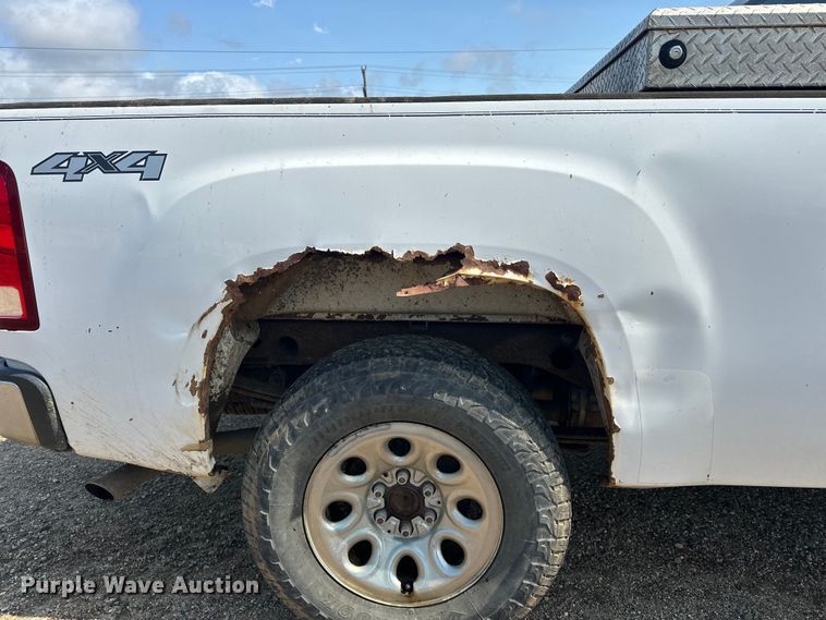 image for item DQ0017 2012 GMC Sierra 1500 Ext. Cab pickup truck