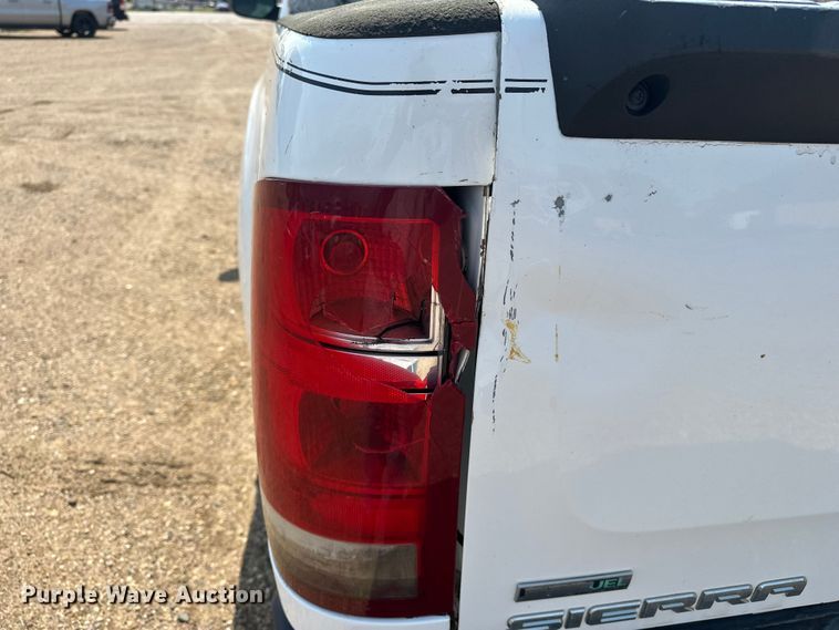 image for item DQ0017 2012 GMC Sierra 1500 Ext. Cab pickup truck
