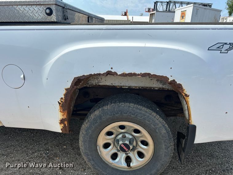 image for item DQ0017 2012 GMC Sierra 1500 Ext. Cab pickup truck