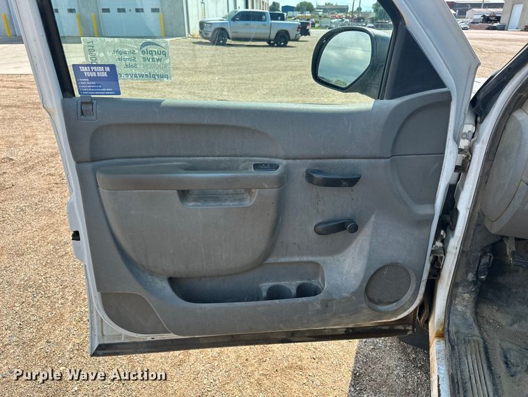 image for item DQ0017 2012 GMC Sierra 1500 Ext. Cab pickup truck
