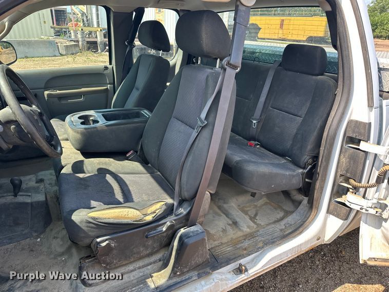 image for item DQ0017 2012 GMC Sierra 1500 Ext. Cab pickup truck