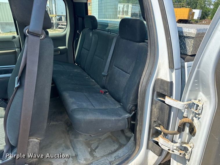 image for item DQ0017 2012 GMC Sierra 1500 Ext. Cab pickup truck