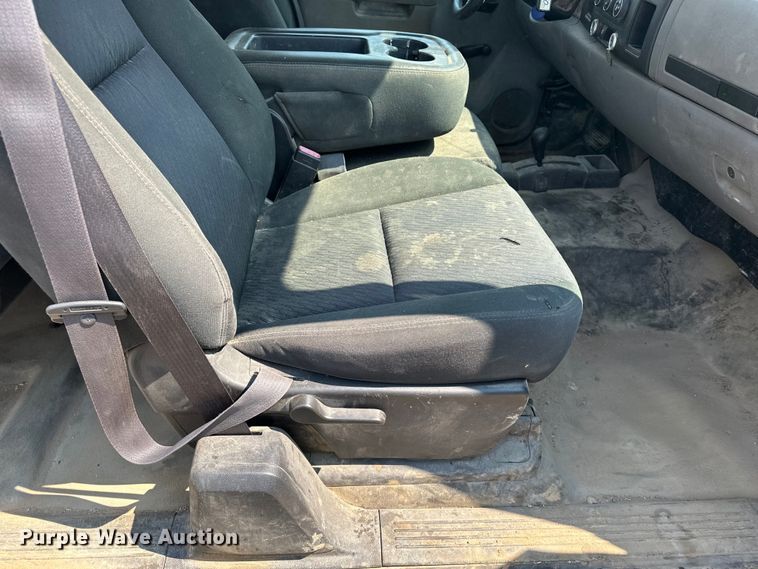 image for item DQ0017 2012 GMC Sierra 1500 Ext. Cab pickup truck