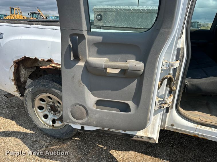 image for item DQ0017 2012 GMC Sierra 1500 Ext. Cab pickup truck
