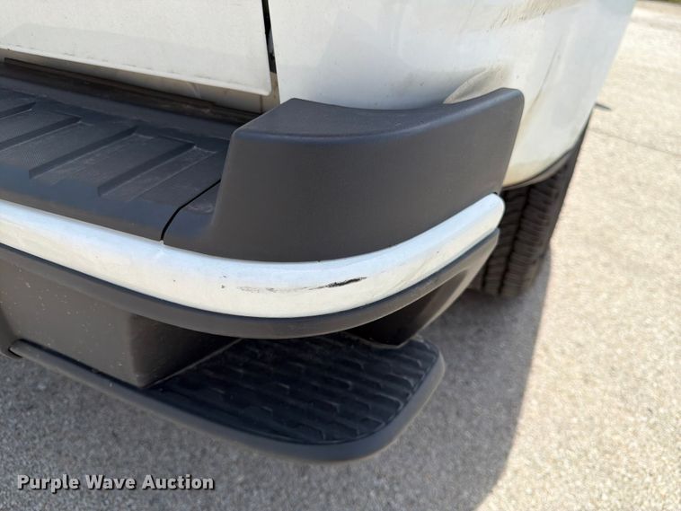 image for item DQ7885 2017 Chevrolet Colorado Crew Cab pickup truck