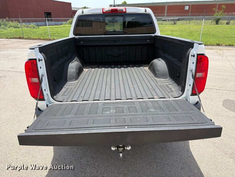 image for item DQ7885 2017 Chevrolet Colorado Crew Cab pickup truck