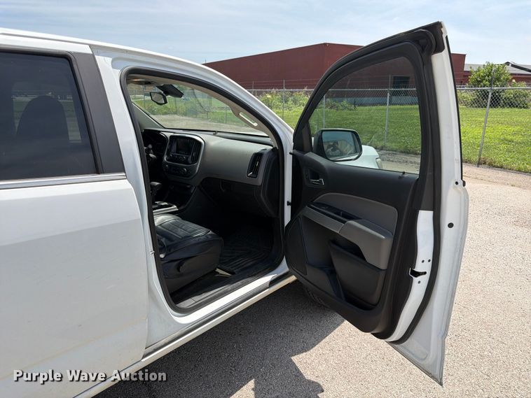 image for item DQ7885 2017 Chevrolet Colorado Crew Cab pickup truck