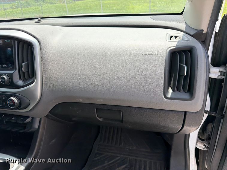 image for item DQ7885 2017 Chevrolet Colorado Crew Cab pickup truck