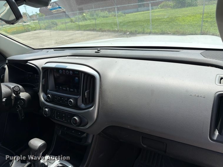 image for item DQ7885 2017 Chevrolet Colorado Crew Cab pickup truck