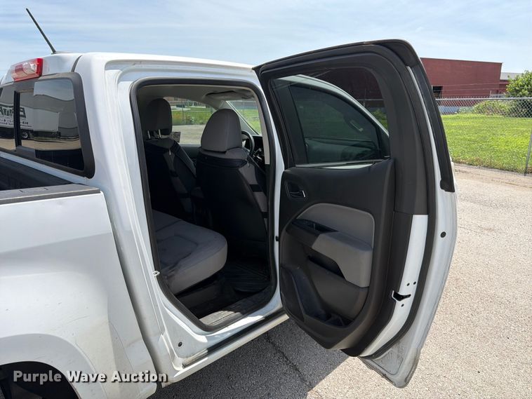 image for item DQ7885 2017 Chevrolet Colorado Crew Cab pickup truck