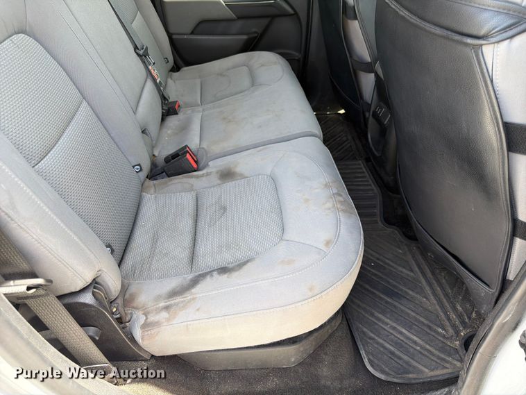 image for item DQ7885 2017 Chevrolet Colorado Crew Cab pickup truck