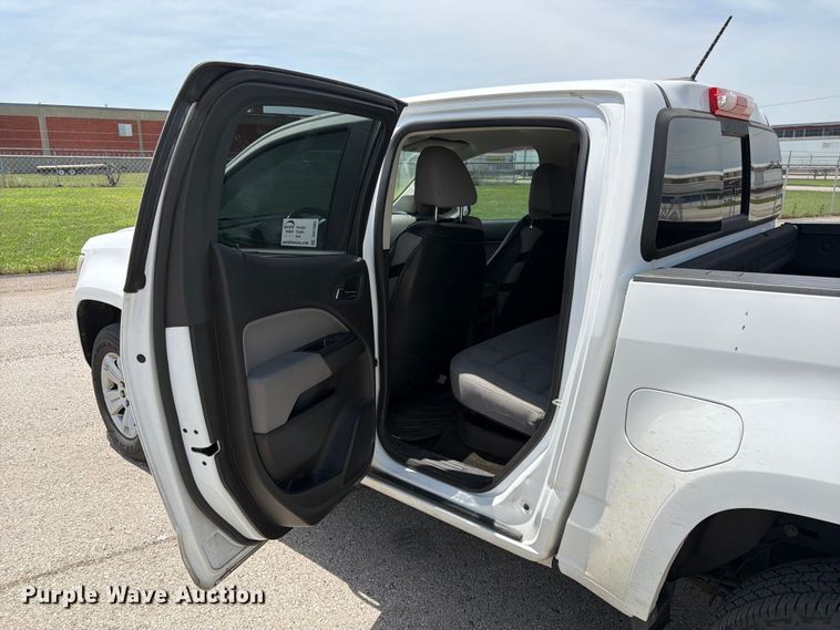 image for item DQ7885 2017 Chevrolet Colorado Crew Cab pickup truck