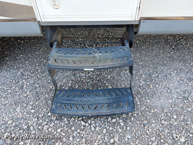 image for item DQ7919 2013 Jayco Jay Feather Ultra Light camper