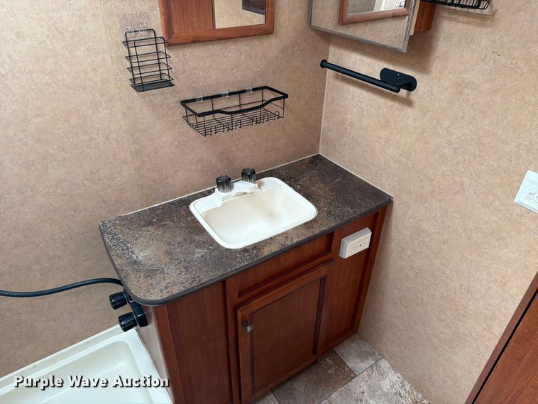 image for item DQ7919 2013 Jayco Jay Feather Ultra Light camper