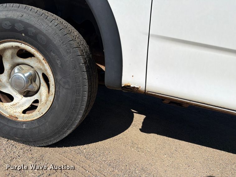 image for item DQ7920 1999 Ford F150 flatbed pickup truck